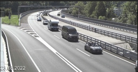 Incidente sull'A2, chiusa una corsia
