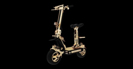 Thunderball, il monopattino d’oro che viaggia a 100 km/h
