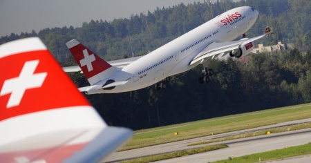 Grande affluenza all'aeroporto di Zurigo per le vacanze autunnali