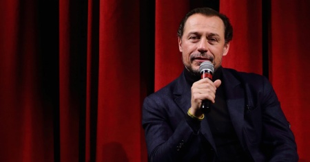 Stefano Accorsi: «Dalle mie ex ho imparato, con Bianca guardo al futuro»