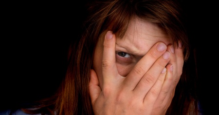 Cinque anni di carcere per torture sulla figlia
