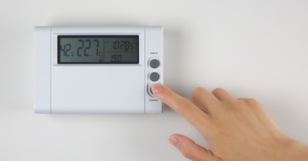 Bollette salate, corsa all'acquisto di termostati