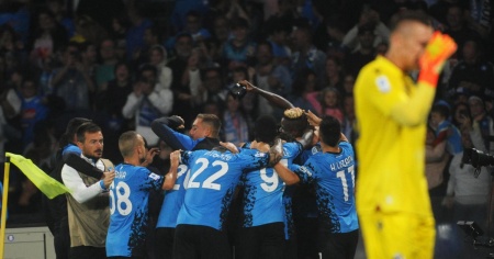 Napoli primo, rallenta la Lazio
