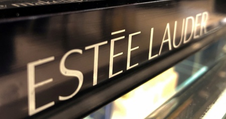 Estée Lauder scommette sul lusso e compra Tom Ford