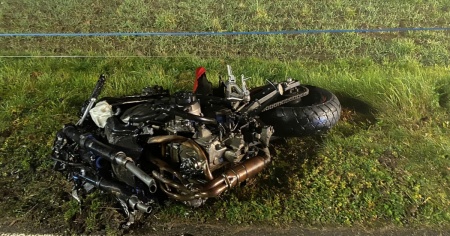 Sorpassa nella nebbia e non si accorge della moto: ucciso un 19enne