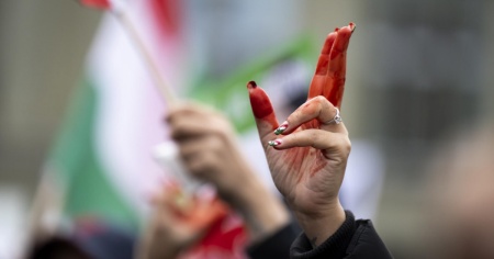 In piazza a sostegno del popolo iraniano: «La loro libertà è la nostra libertà»