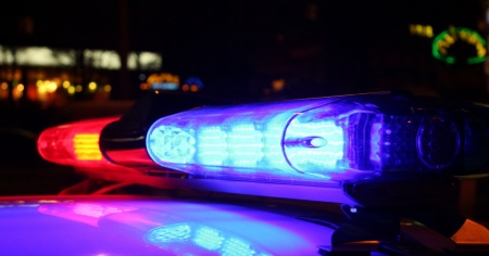 Agente adesca una minorenne e uccide i suoi famigliari