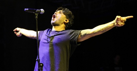 Fabrizio Moro: «Vivevamo in 25 metri quadri, la periferia la mia forza»