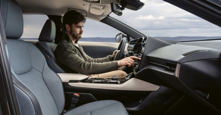 Lexus RZ ti scalda con le radiazioni infrarosse