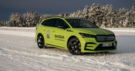 Enyaq RS iV: drift da record sul ghiaccio