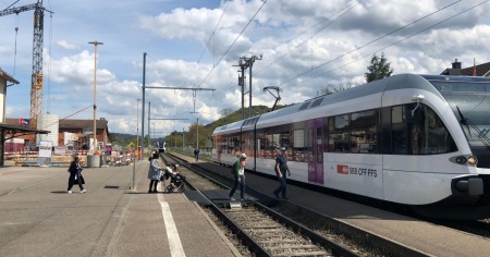 Deve pagare 450 franchi per aver attraversato i binari nel posto sbagliato