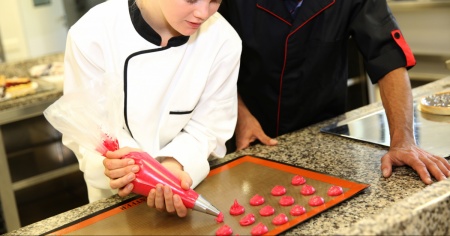 Ora per i giovani è più facile trovare un apprendistato: ecco perché