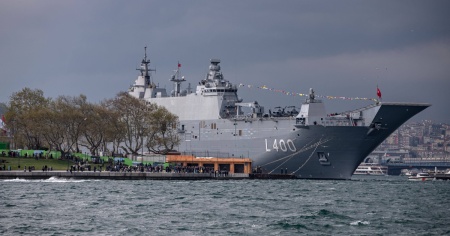 Entra in servizio la più grande nave da guerra turca