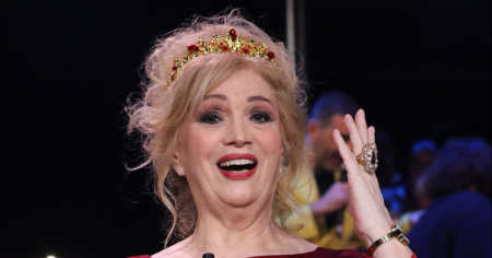 Paura per Iva Zanicchi: «Caduta dalle scale, ma sto bene»