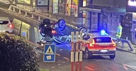 Auto ribaltata a Massagno