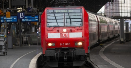 Treno investe un gruppo di operai: 2 morti e 5 feriti