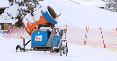 Poca neve in inverno, ma cala la domanda dei cannoni