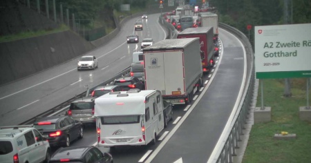 San Gottardo, tutti in coda