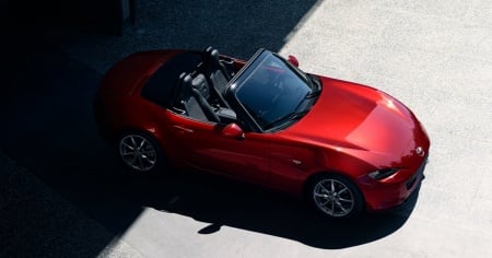 Mazda lavora a una MX-5 elettrica