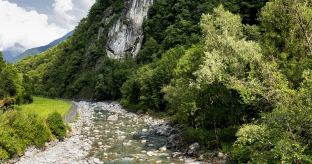 Fango e detriti nel fiume Maira, e i pesci non ci sono più