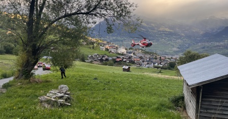 Si schianta con il quadriciclo contro un albero: muore uomo di 41 anni