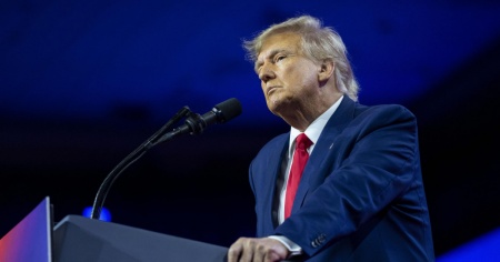 Trump vola nei sondaggi, verso il testa a testa con Biden