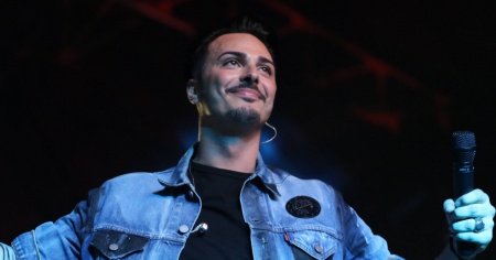 Il cantante neomeoldico Tony Colombo arrestato durante un'operazione antimafia