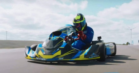 Il kart elettrico da 163 k/h made in Lettonia