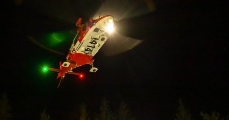 Rega in aiuto per spegnere un piccolo incendio in Mesolcina