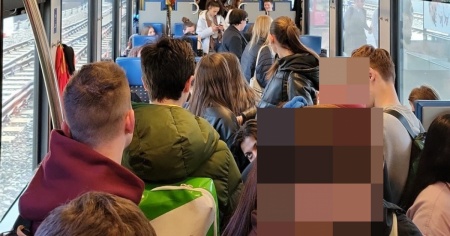 Studenti e pendolari impignati sui treni, scatta l'interrogazione