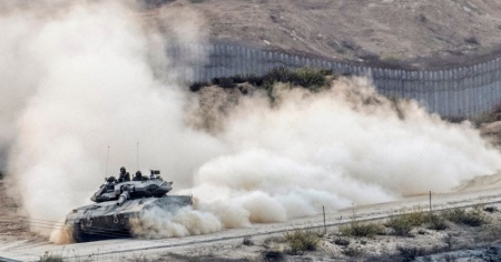 Scatta la fase tre: i tank israeliani entrano a Gaza
