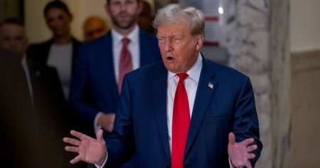 Trump rivelò dati segreti su sottomarini Usa a un cliente del suo resort