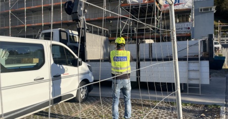 Infortunio in cantiere: ferito un operaio dopo la caduta di un oggetto