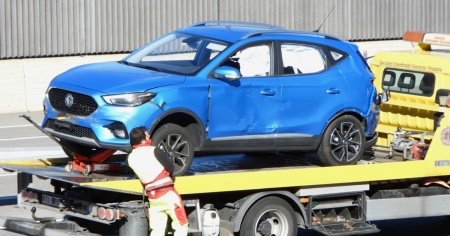 Sbanda e si schianta sull'A2, un ferito
