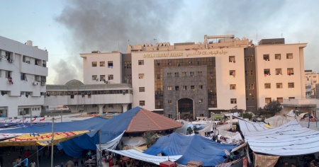 «Sepolti in una fossa comune» i morti dell'ospedale Al-Shifa