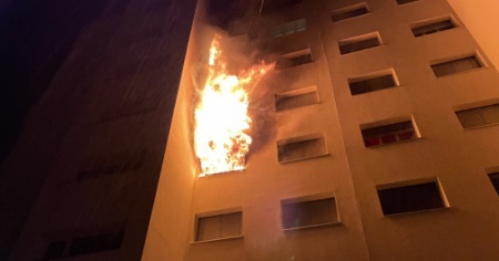 Fiamme in un condominio, sfollate 60 persone