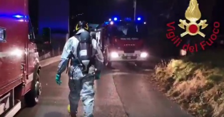 Incidente chimico in una tintoria di Como: 4’000 litri di acqua per diluire gli sversamenti