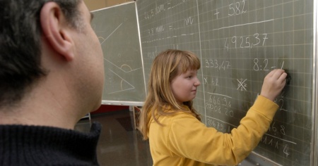 I docenti delle scuole comunali contro il mancato riconoscimento del carovita