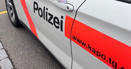 Scontro tra auto e carrozzina elettrica: ferito un anziano