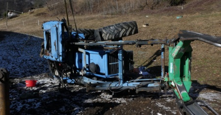 Esce di strada con il trattore, grave un 25enne