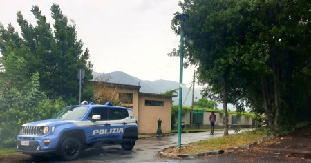 Droga dell’amore e sfollagente sotto il sedile, denunciato un 35enne svizzero