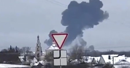 Passo indietro di Kiev: «Forse anche prigionieri sull'aereo»