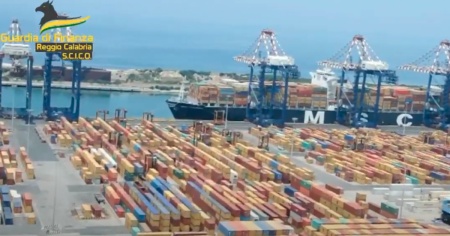 2,7 tonnellate di coca sequestrate al porto, fermati funzionari della dogana