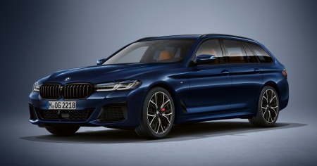 BMW, la i5 è anche Touring