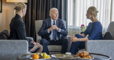 Dopo l'UE, anche Biden annuncia «500 nuove sanzioni». Mosca: «Risponderemo»