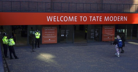 Morto dopo una caduta dalla Tate Modern