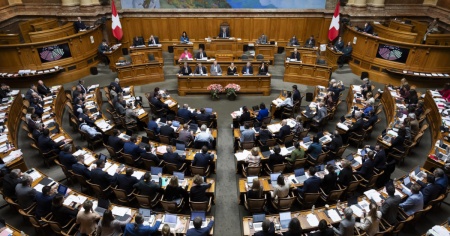 Alle camere si discute di terapie di conversione e abitazioni secondarie