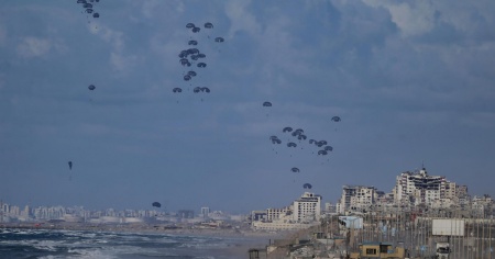 Gaza, palestinesi uccisi mentre attendevano gli aiuti