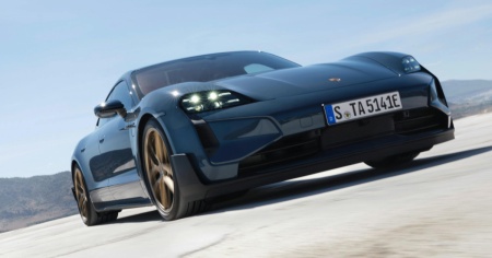 Porsche, ecco la Taycan Turbo GT da oltre 1.000 Cv