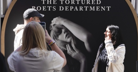 Nuovo record per Taylor Swift, il suo è l'album più scaricato in un giorno